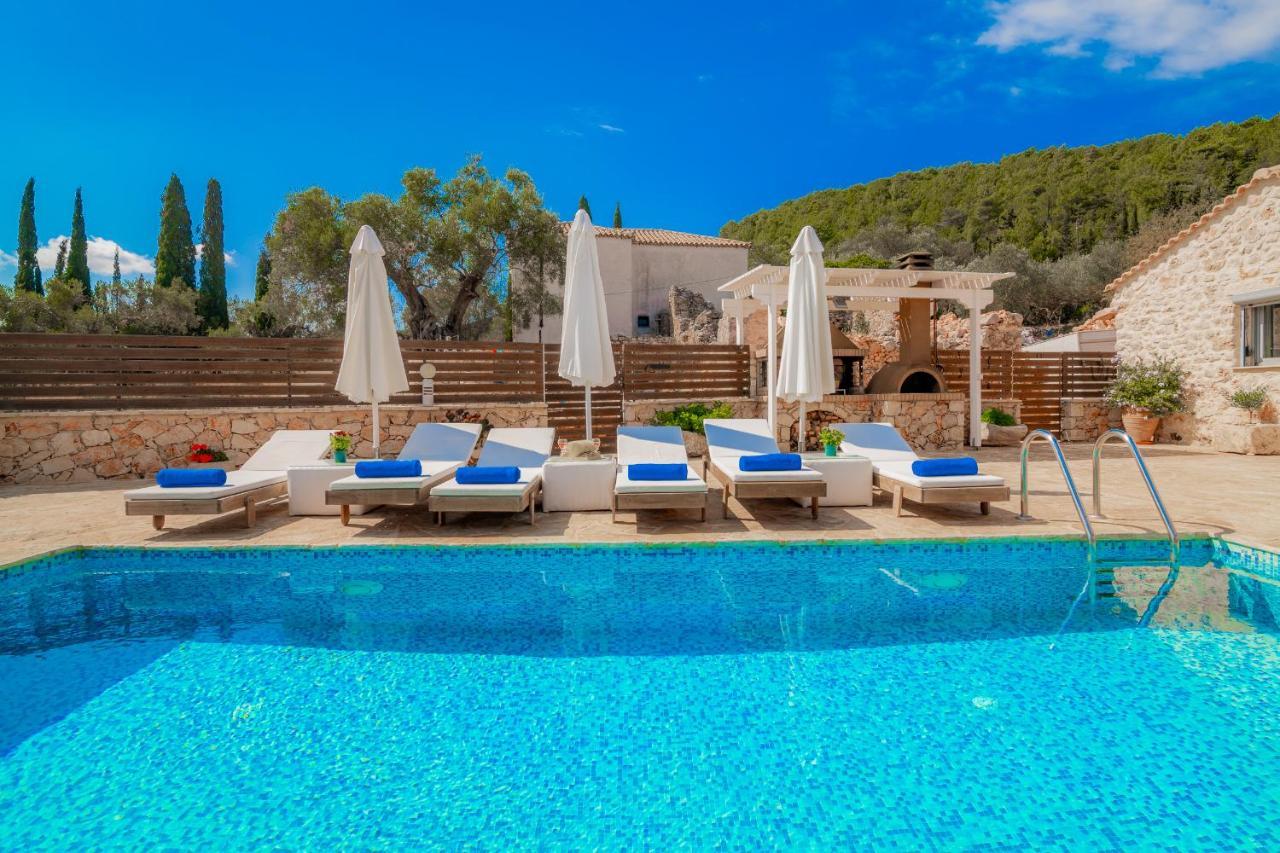 Willa Daniela - Private Pool And Serene Location, By Zantewize Koríthion